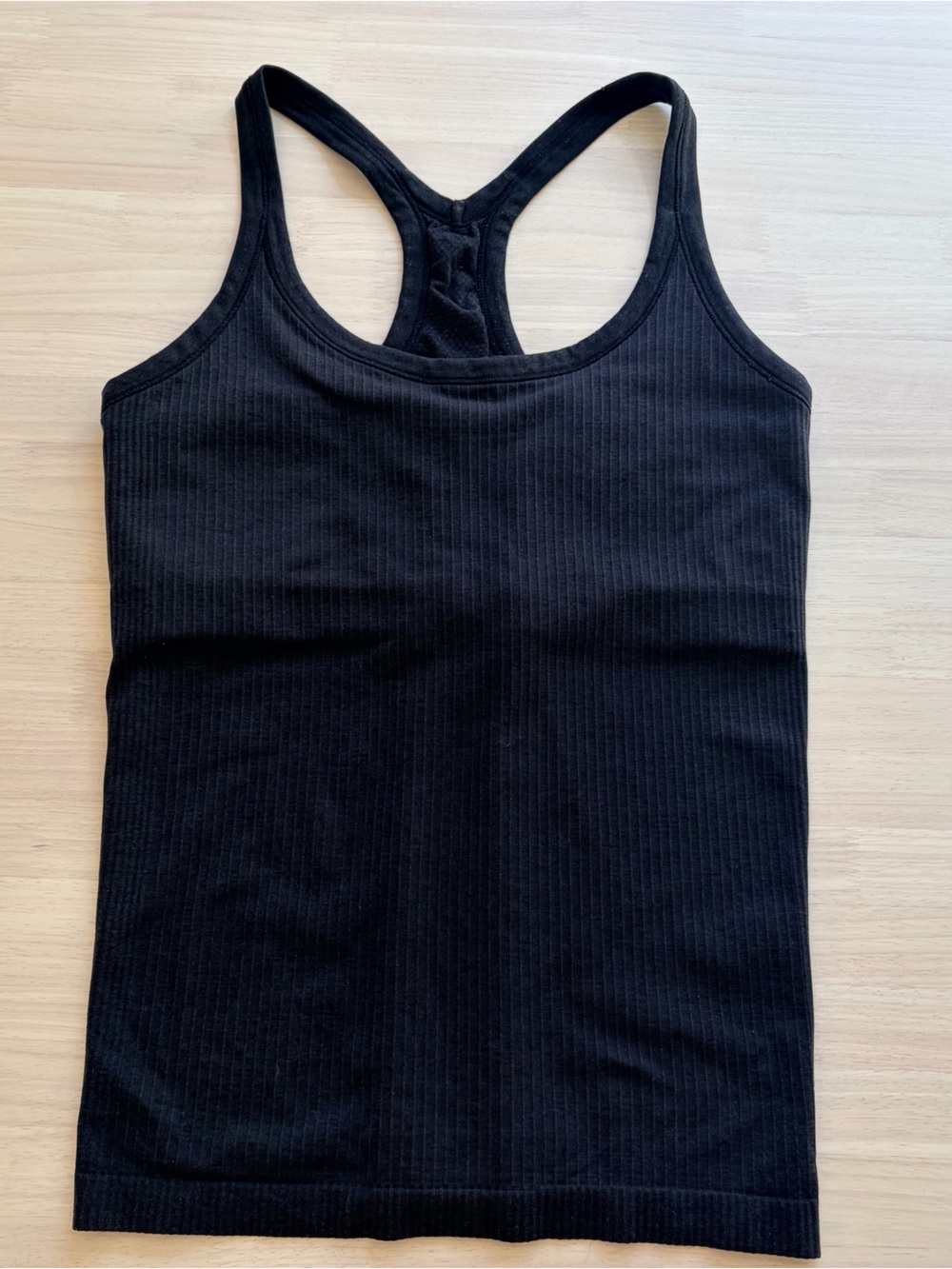 EUC! LULULEMON Black Racerback Ribbed Tank Top Sz 8 Shelf Bra no padded cups